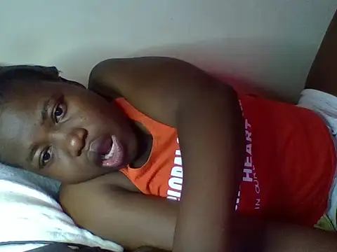 cute-marianna online show from 12/15/25, 10:30