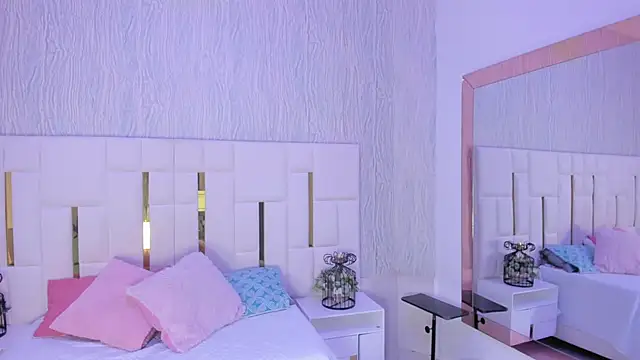 Snapshot of Meghan_stonne_ chatting on 10/05/25, 07:01 Meghan stonne online show from 10/05/25, 07:01