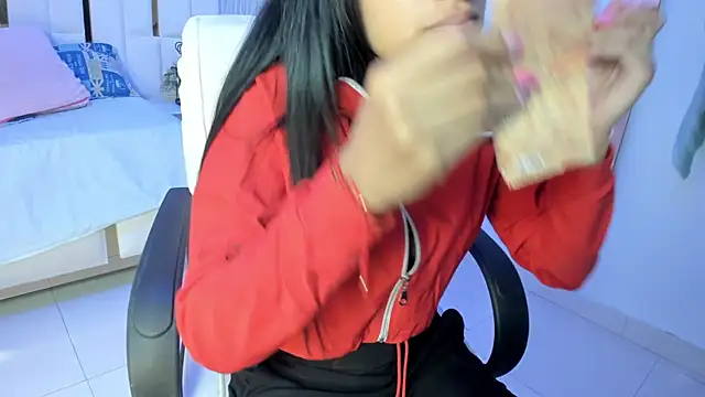 Snapshot of Meghan_stonne_ chatting on 11/15/25, 07:10 Meghan stonne online show from 11/15/25, 07:10