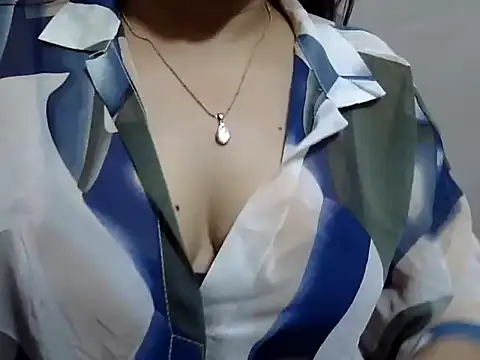 Snapshot of mahira_999 chatting on 10/06/25, 08:34 mahira 999 online show from 10/06/25, 08:34