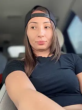 YOUR-KARINA online show from 02/23/25, 08:39