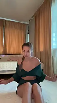 YOUR-KARINA online show from 11/04/25, 06:56