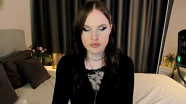 Snapshot of EffieMinki chatting on 02/16/26, 11:39 EffieMinki online show from 02/16/26, 11:39