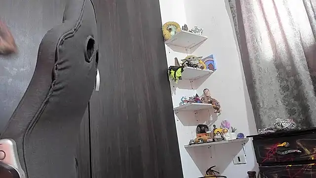 Snapshot of harry_reems1 chatting on 10/01/25, 04:46 harry reems1 online show from 10/01/25, 04:46