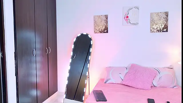 SarahCinnamon- online show from 06/02/26, 05:26