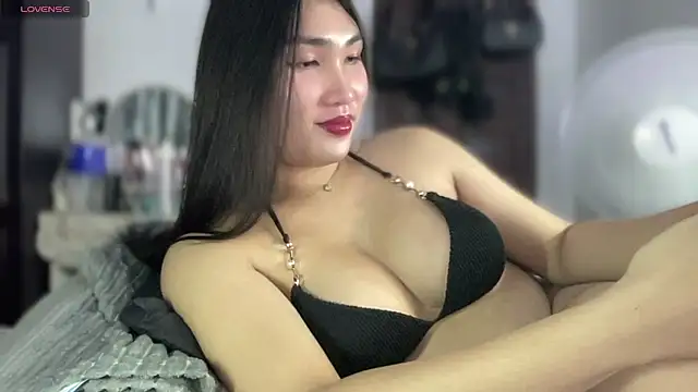 Miss Deliciousness online show from 07/04/26, 04:24