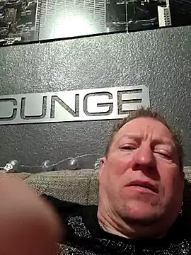 tomtom111111 online show from 03/20/25, 11:45