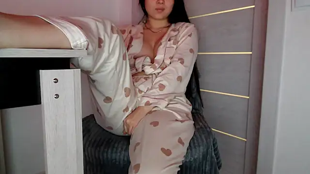 Lili asian online show from 12/07/24, 11:01