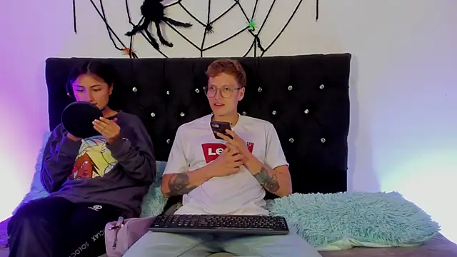 Snapshot of A_sexy_couple__ chatting on 10/28/25, 09:17 A sexy couple online show from 10/28/25, 09:17