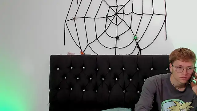 Snapshot of A_sexy_couple__ chatting on 11/06/25, 06:20 A sexy couple online show from 11/06/25, 06:20