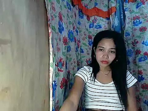 Snapshot of PinaySkinnyGirl chatting on 02/15/26, 08:02 PinaySkinnyGirl online show from 02/15/26, 08:02
