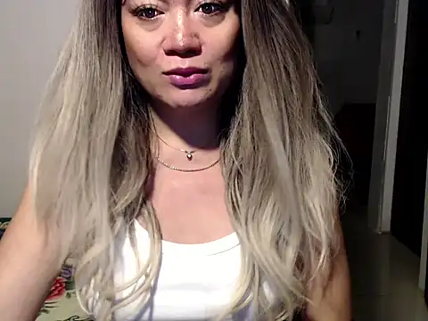 Snapshot of cum2mama chatting on 09/08/25, 09:14 cum2mama online show from 09/08/25, 09:14