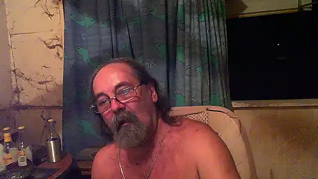 Snapshot of herbie010666 chatting on 02/11/25, 10:59 herbie010666 online show from 02/11/25, 10:59