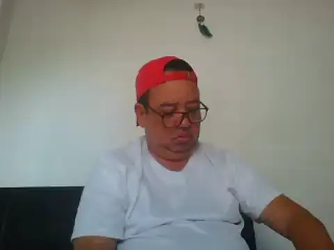 Snapshot of djtomxxx2777 chatting on 02/03/25, 04:52 djtomxxx2777 online show from 02/03/25, 04:52