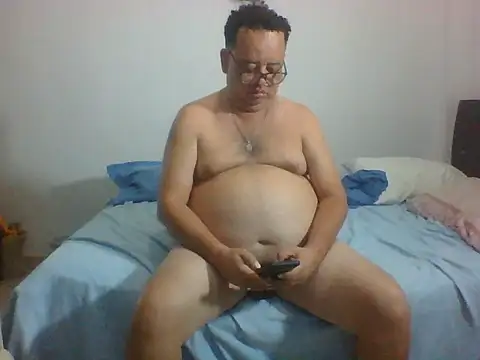 Snapshot of djtomxxx2777 chatting on 02/24/25, 06:16 djtomxxx2777 online show from 02/24/25, 06:16