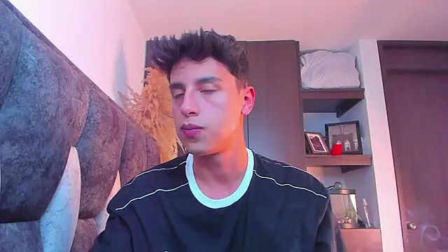 Snapshot of I_Gabriel chatting on 01/04/25, 01:42 I Gabriel online show from 01/04/25, 01:42