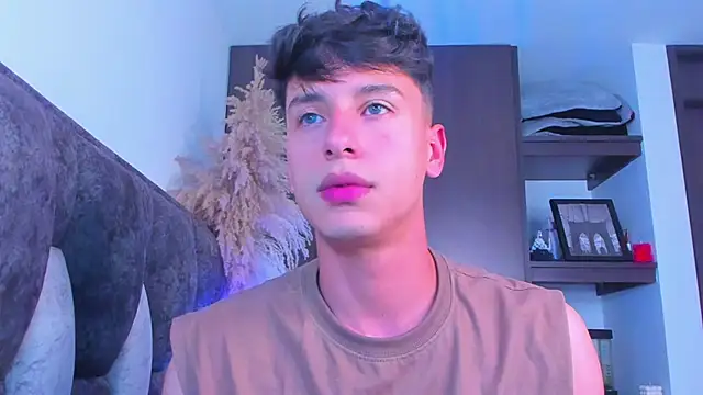 Snapshot of I_Gabriel chatting on 01/14/25, 11:27 I Gabriel online show from 01/14/25, 11:27