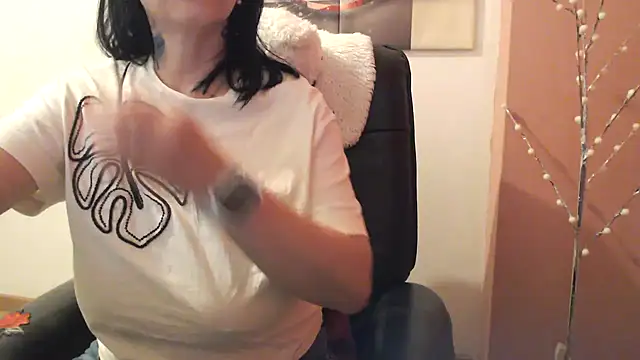 Snapshot of algodonyfresa chatting on 10/19/25, 12:55 algodonyfresa online show from 10/19/25, 12:55