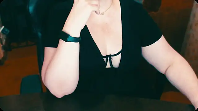 Snapshot of AlisaHot55 chatting on 12/04/25, 11:30 AlisaHot55 online show from 12/04/25, 11:30