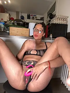 Lauyako online show from 09/12/25, 10:10