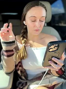 lunagirl13 online show from 11/28/25, 08:44