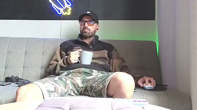 MattxFeet online show from 09/28/25, 12:21