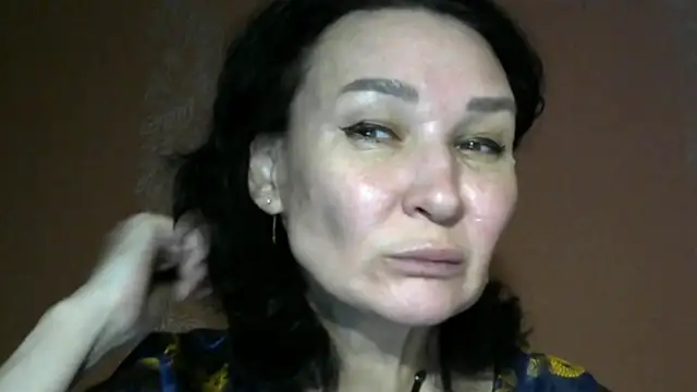 PrettyAndWild online show from 11/29/25, 12:19