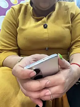 Snapshot of Preet_Kaur_69 chatting on 12/01/25, 10:09 Preet Kaur 69 online show from 12/01/25, 10:09