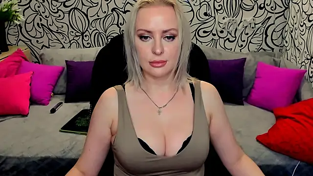 Hotdreamhere online show from 12/06/24, 02:49