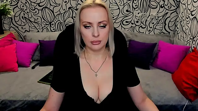 Hotdreamhere online show from 12/12/24, 10:56