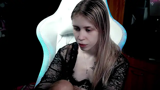 Snapshot of ho1yho1e chatting on 11/29/25, 06:44 ho1yho1e online show from 11/29/25, 06:44