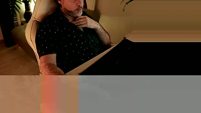 Sanders White online show from 12/12/24, 03:10