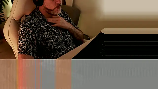 Sanders White online show from 12/22/24, 10:04