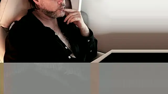Sanders White online show from 12/31/24, 01:47