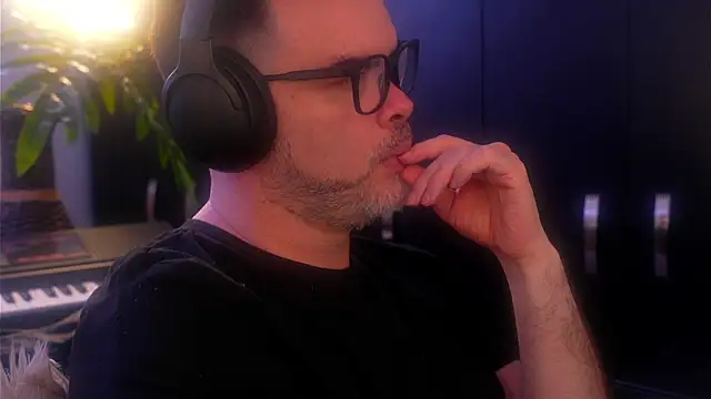 Sanders White online show from 09/13/25, 07:57