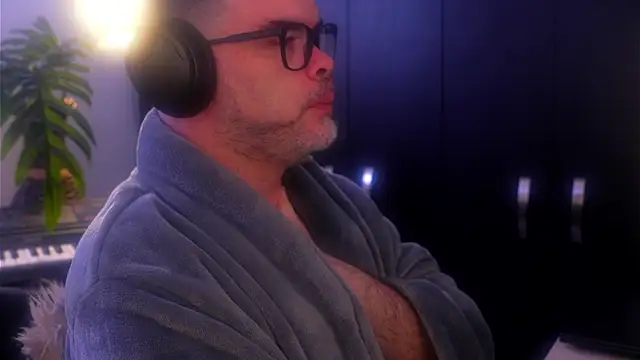 Sanders White online show from 09/15/25, 01:44