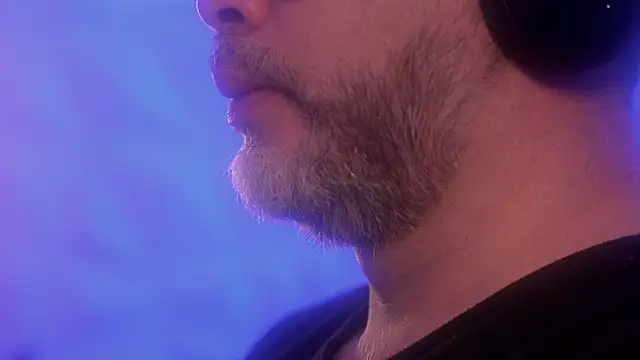 Sanders White online show from 10/31/25, 02:18