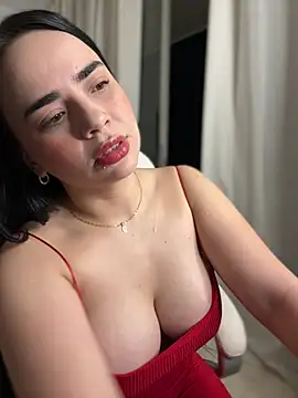 Snapshot of GeorginaJones chatting on 02/02/25, 03:43 GeorginaJones online show from 02/02/25, 03:43