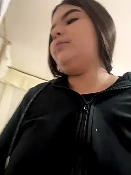 Snapshot of Lia_sexx chatting on 11/29/25, 11:57 Lia sexx online show from 11/29/25, 11:57