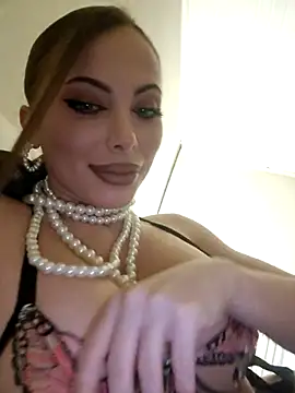 Snapshot of TamaraSavage chatting on 01/29/25, 09:23 TamaraSavage online show from 01/29/25, 09:23