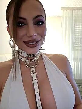 Snapshot of TamaraSavage chatting on 01/30/25, 10:08 TamaraSavage online show from 01/30/25, 10:08