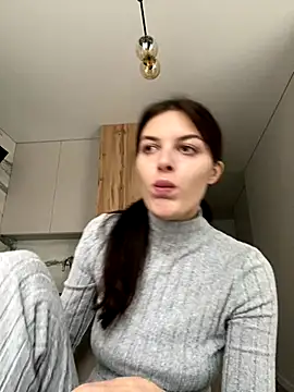 little belucci online show from 10/01/25, 02:23