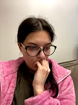 little belucci online show from 10/19/25, 01:23