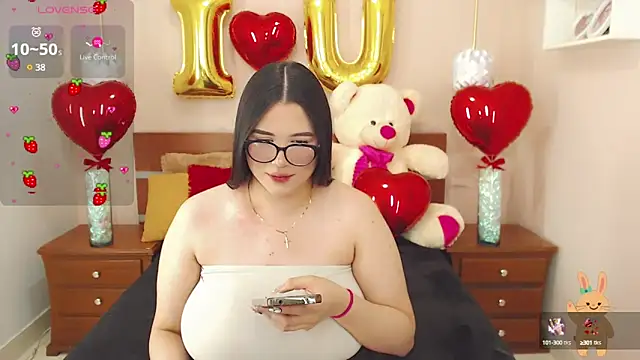 Snapshot of miss_linda_ chatting on 02/10/25, 06:03 miss linda  online show from 02/10/25, 06:03