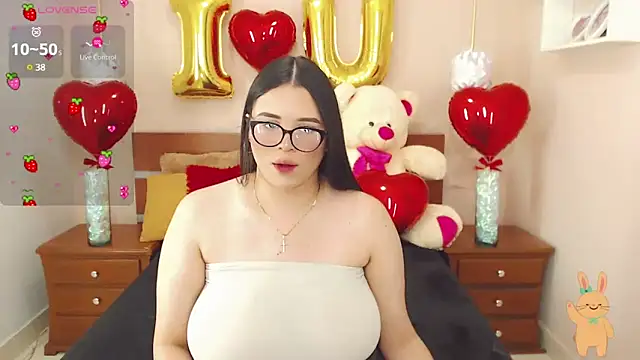 Snapshot of miss_linda_ chatting on 02/10/25, 09:04 miss linda  online show from 02/10/25, 09:04