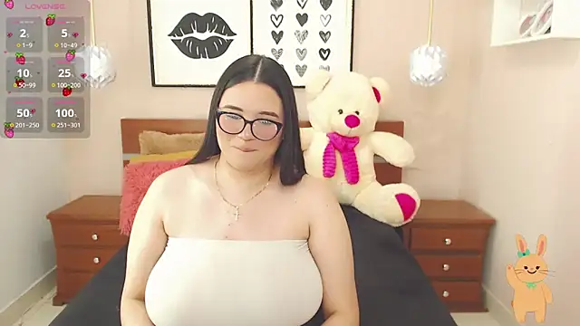 Snapshot of miss_linda_ chatting on 02/18/25, 07:30 miss linda  online show from 02/18/25, 07:30