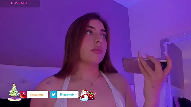 Snapshot of MaddyyLennon chatting on 12/17/24, 01:49 MaddyyLennon online show from 12/17/24, 01:49