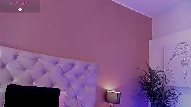 Snapshot of MaddyyLennon chatting on 02/17/25, 05:10 MaddyyLennon online show from 02/17/25, 05:10