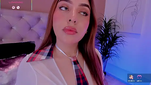 Snapshot of MaddyyLennon chatting on 03/08/25, 02:40 MaddyyLennon online show from 03/08/25, 02:40