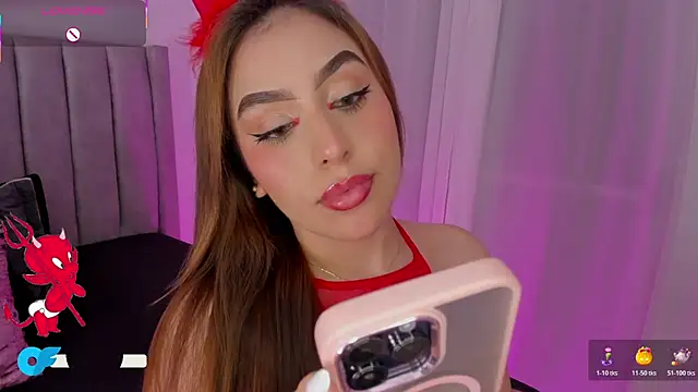 Snapshot of MaddyyLennon chatting on 10/18/25, 03:31 MaddyyLennon online show from 10/18/25, 03:31